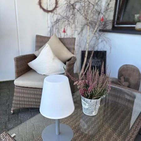 Schoene Mit Ausblick In *