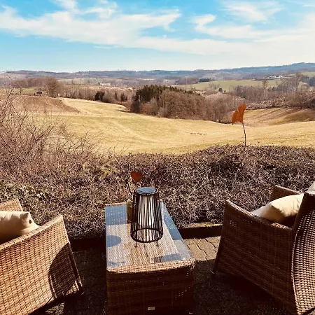 Schoene Mit Ausblick In *