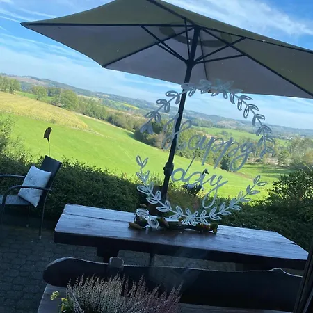 Schoene Mit Ausblick In *