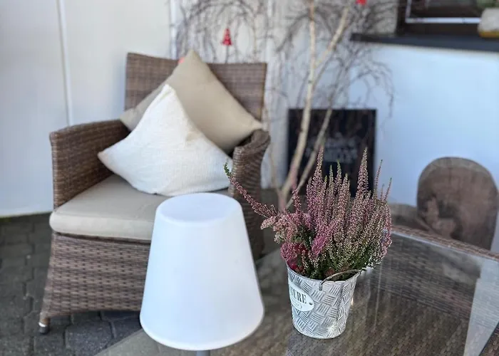 Schoene Mit Ausblick In *