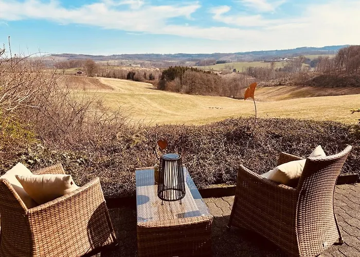 Schoene Mit Ausblick In *