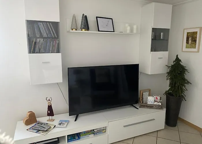 Schoene Mit Ausblick In Apartman *